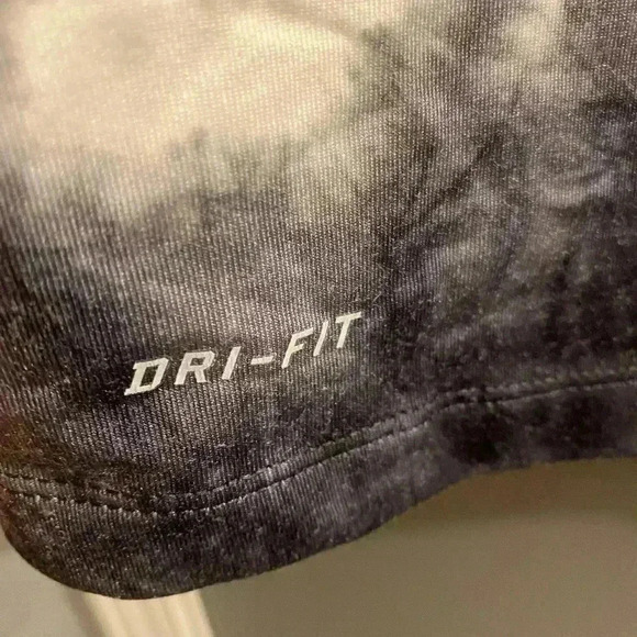 Nike Pro Combat Dri-Fit women’s small in black & white tie dye EUC - Picture 3 of 7